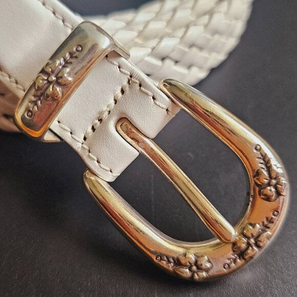 VTG Women's White Leather Braided Woven Belt With Floral Embossed Silver Buckle - Picture 2 of 8